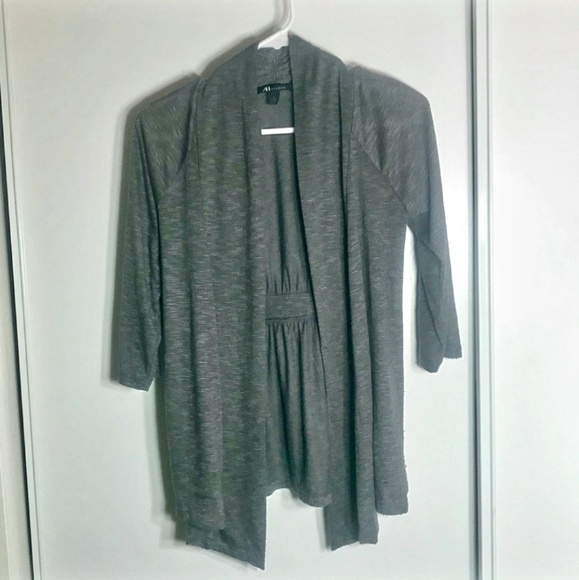 Sweet brown and black jackets - Picture 5 of 7